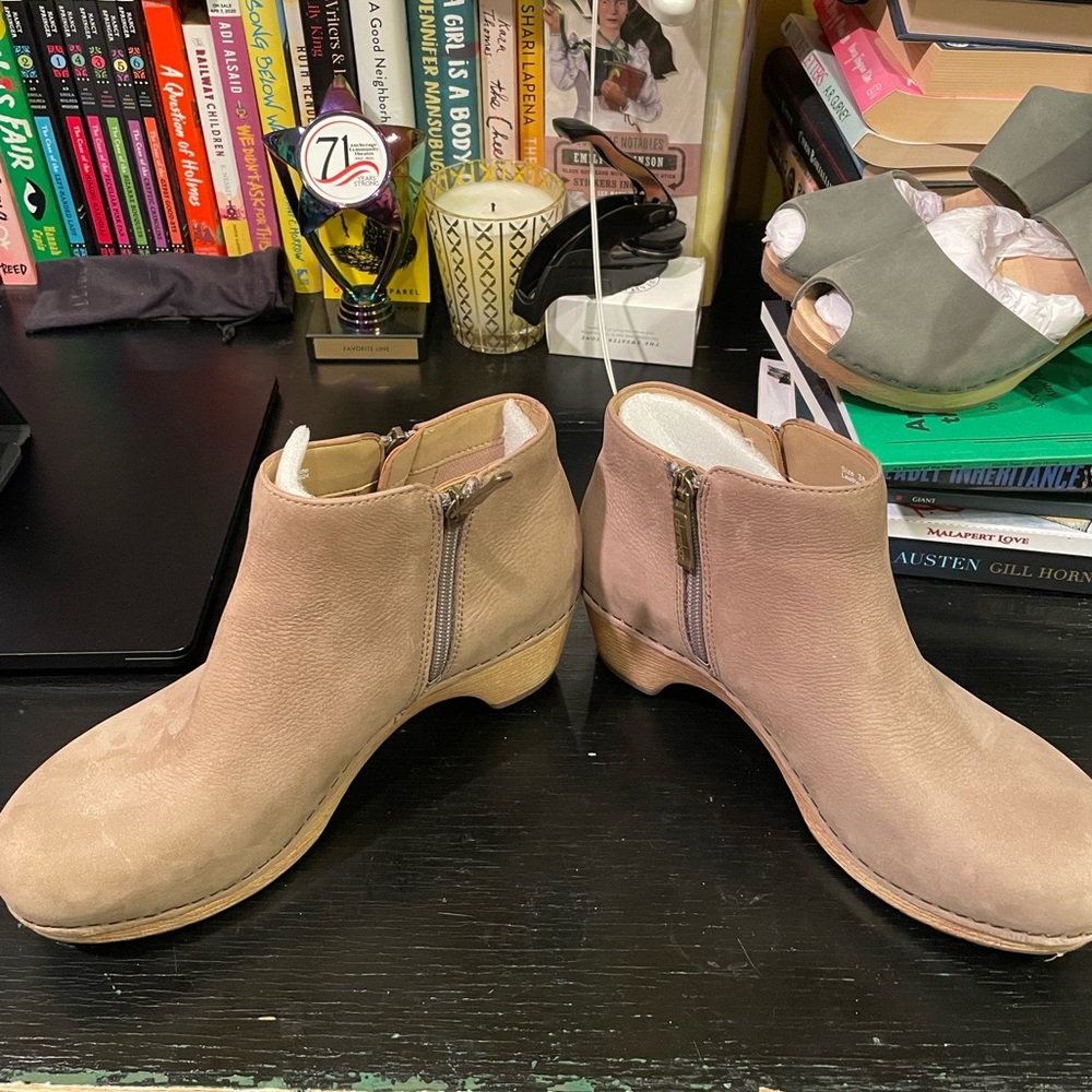 EUC Gray Nubuck Dansko Boots